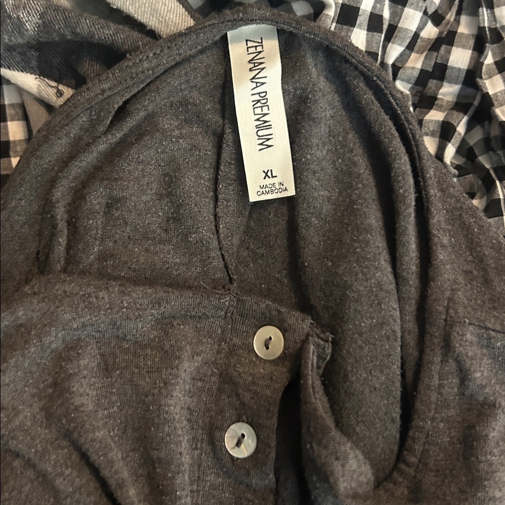 Assorted Tops Haul - Picture 6 of 8